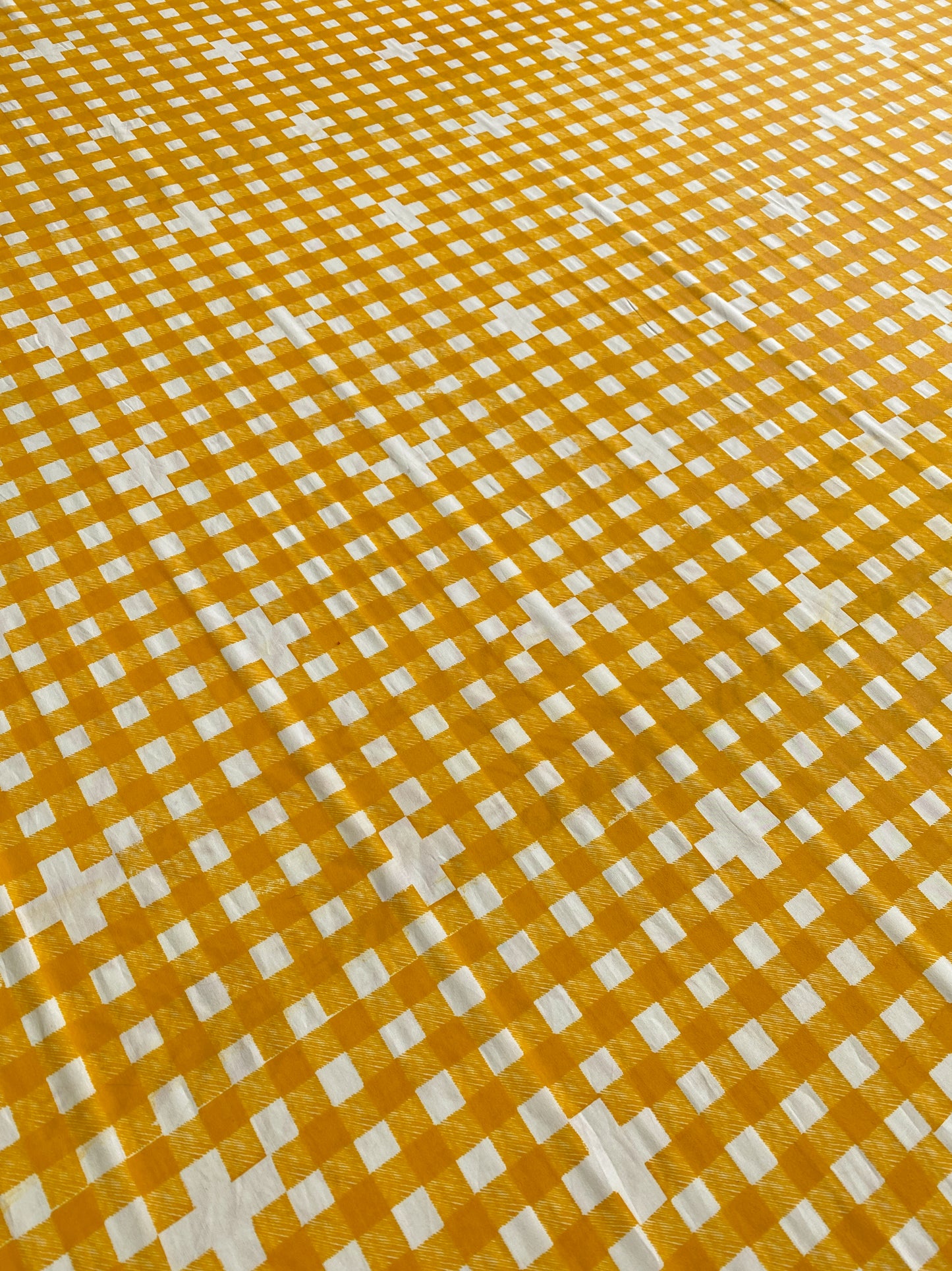Tecido Vichy Bordado - Amarelo