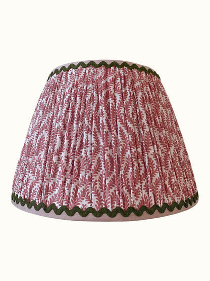 Cúpula G franzida Raminhos - Vermelho Ferrugem com verde musgo